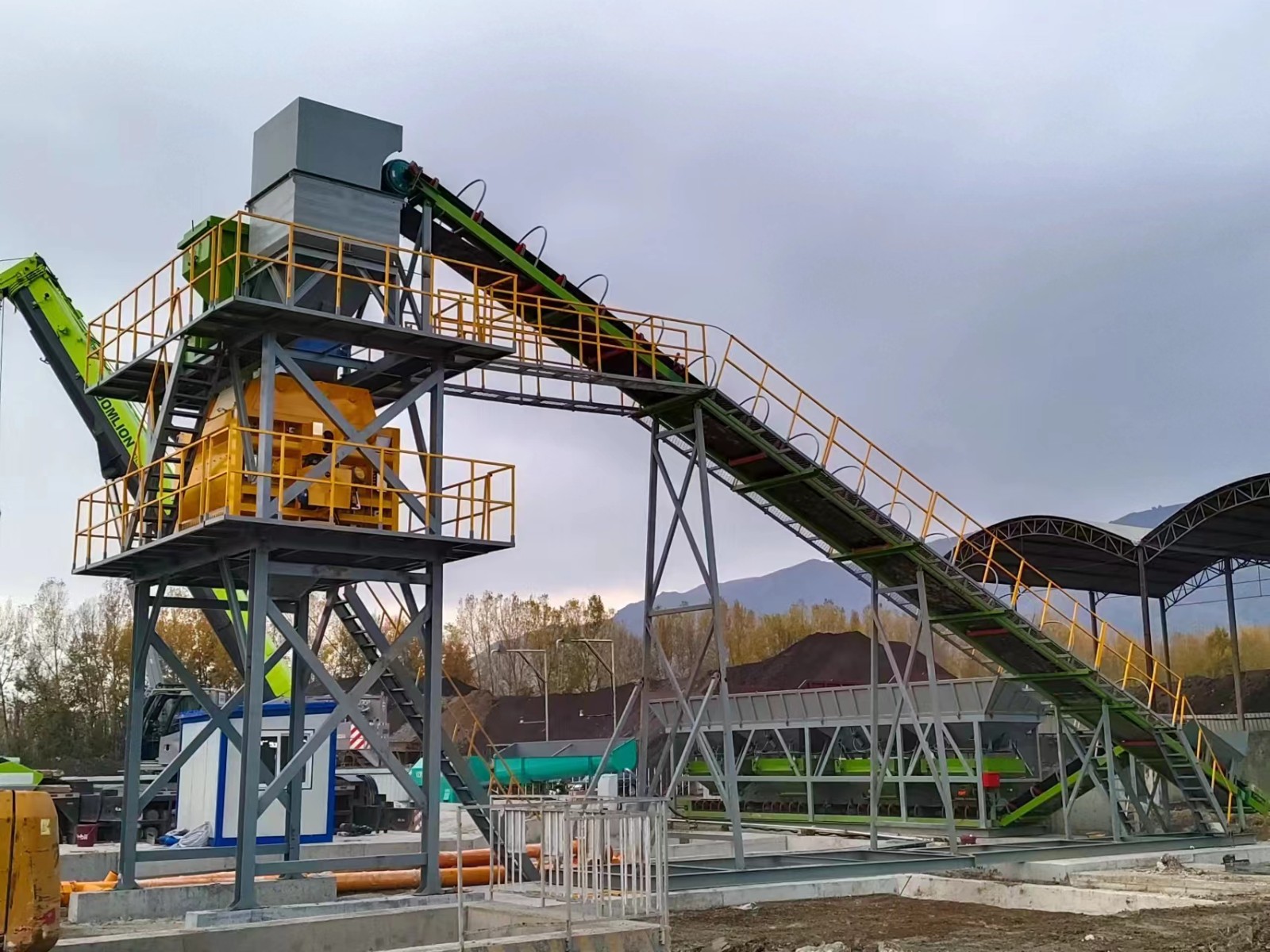 YHM120型免基础混凝土工程站